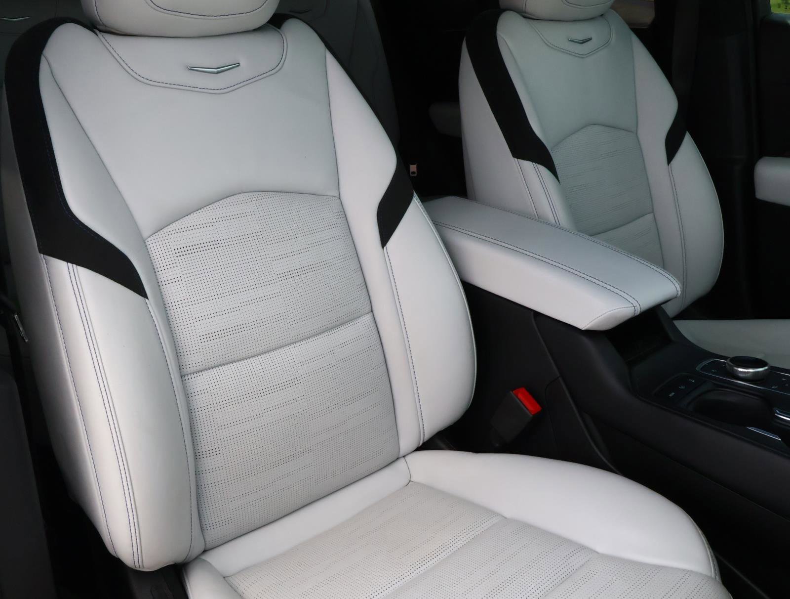 Used 2024 Crystal White Tricoat Cadillac Sport image 22