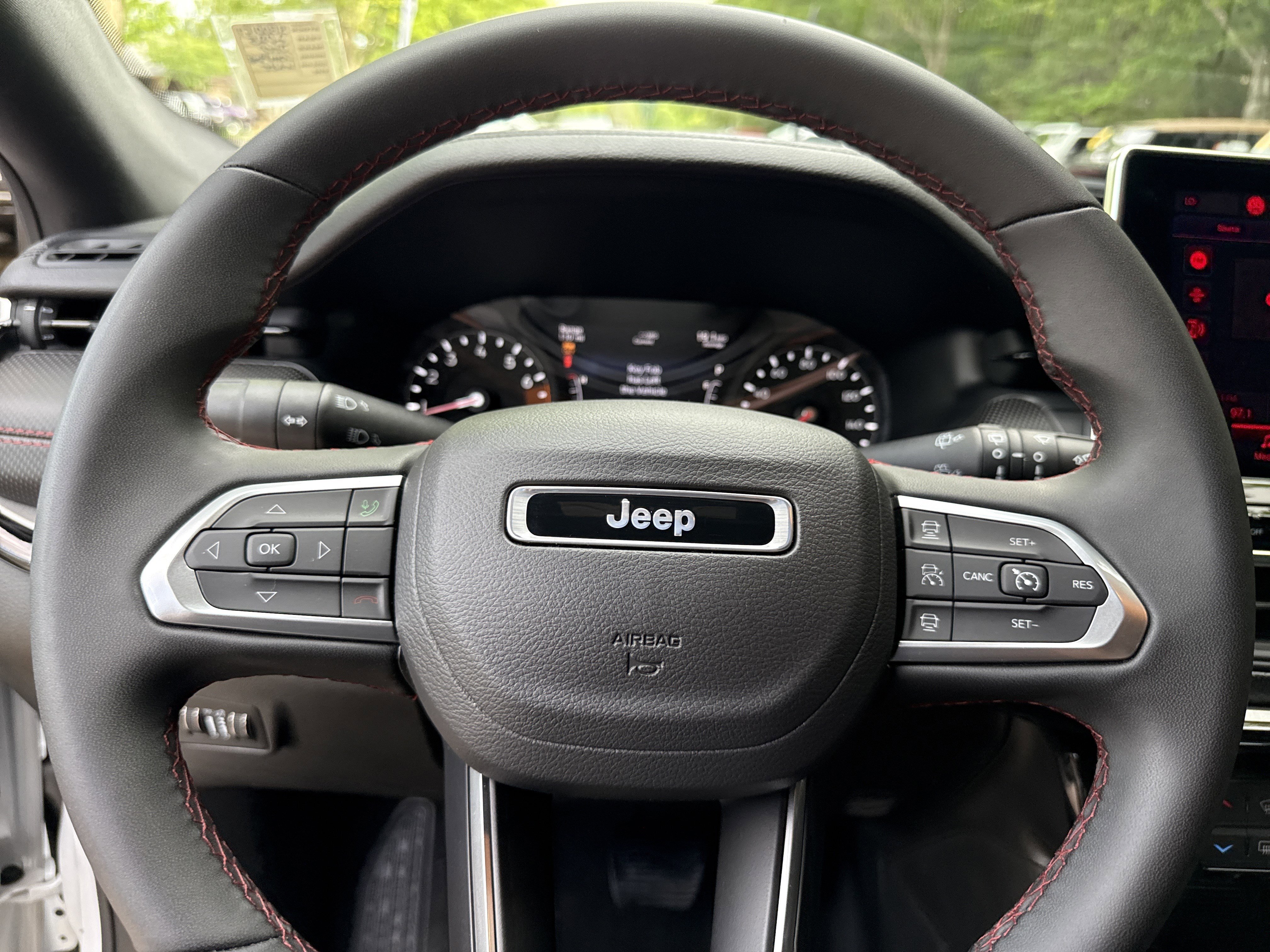 Used 2025 Bright White Clearcoat Jeep Trailhawk image 23