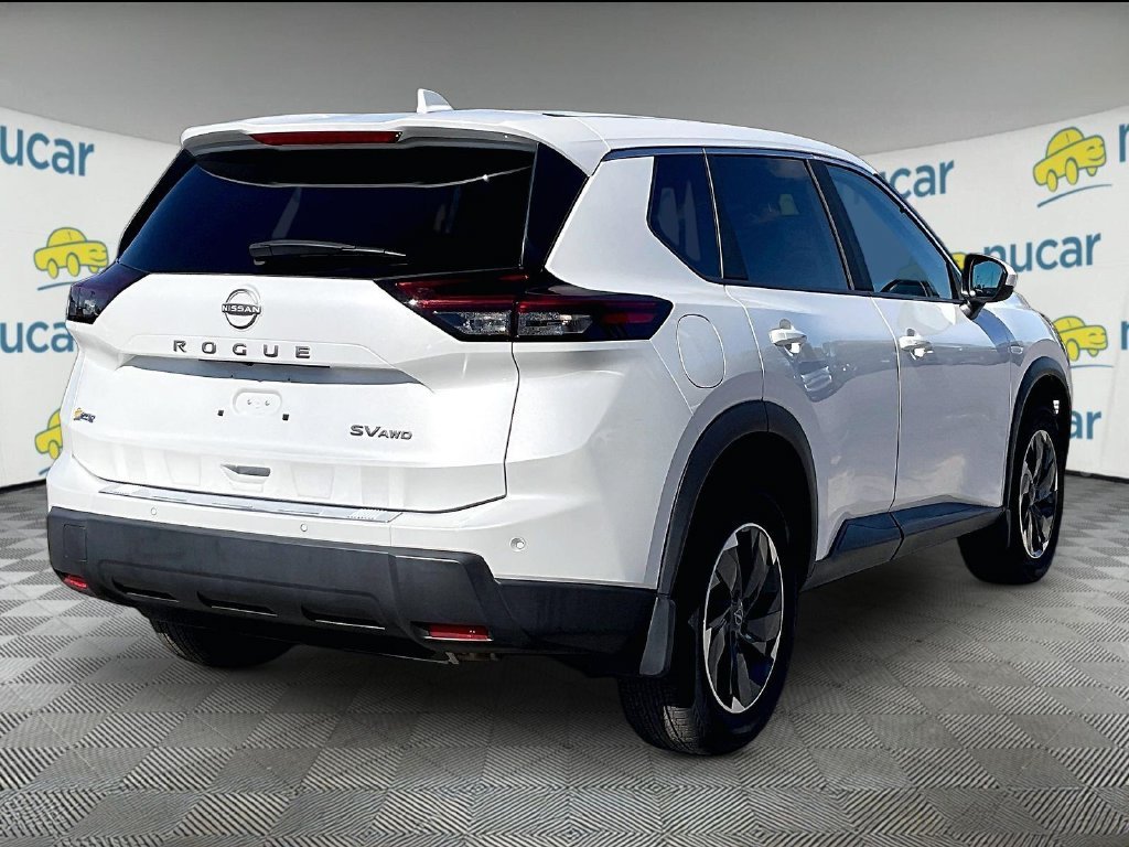 Used 2024 Everest White Pearl Nissan SV image 6