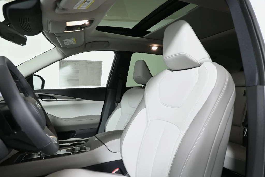 New 2027 White INFINITI LUXE image 14