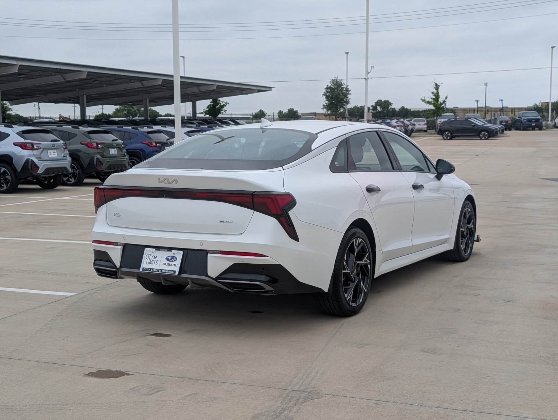 Used 2025 White Kia GT-Line image 5