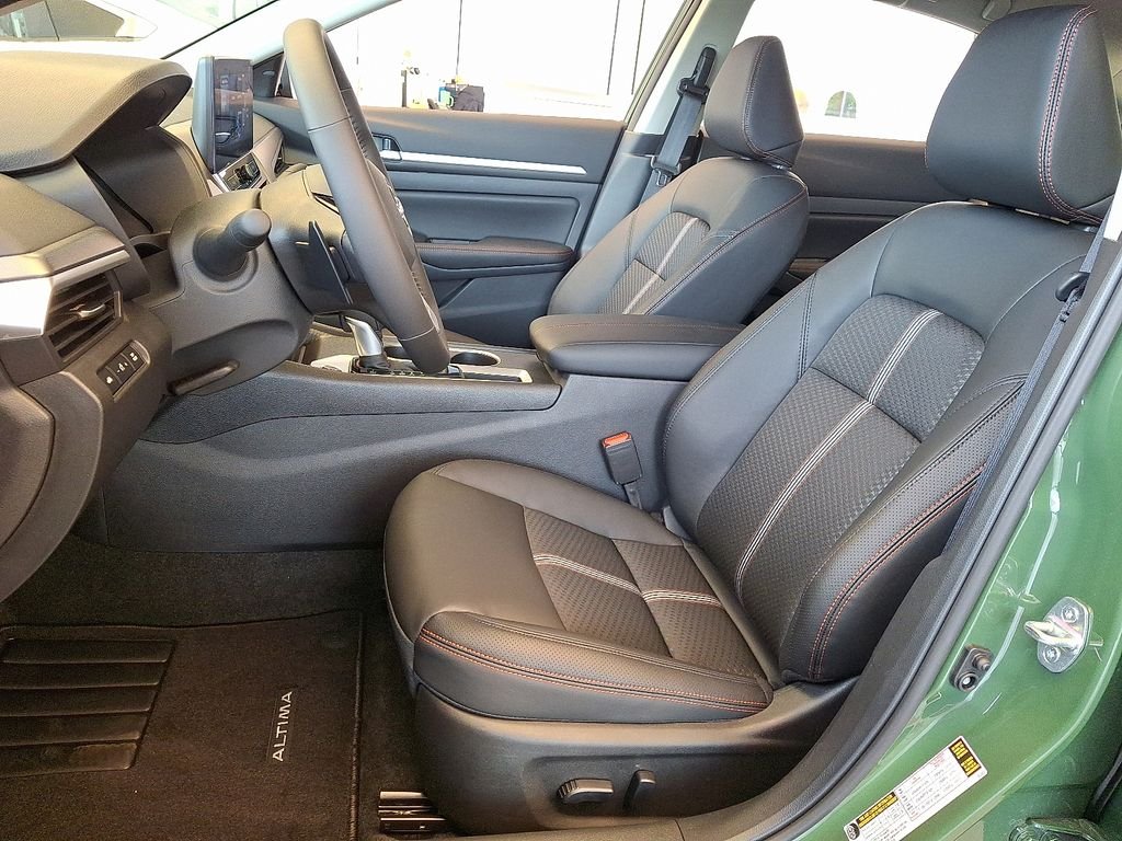 New 2026 Tactical Green Metallic / Super Black Two-tone Nissan SR image 11