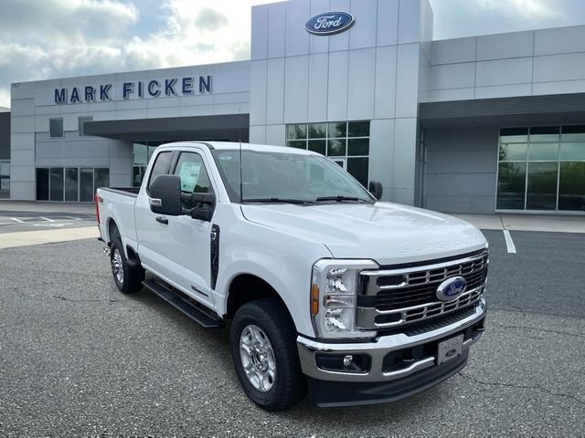 New 2026 White Ford XLT image 1