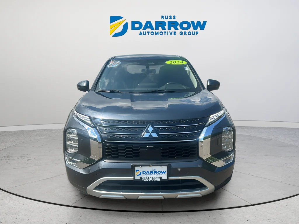 Used 2024 Gray Mitsubishi SE image 8