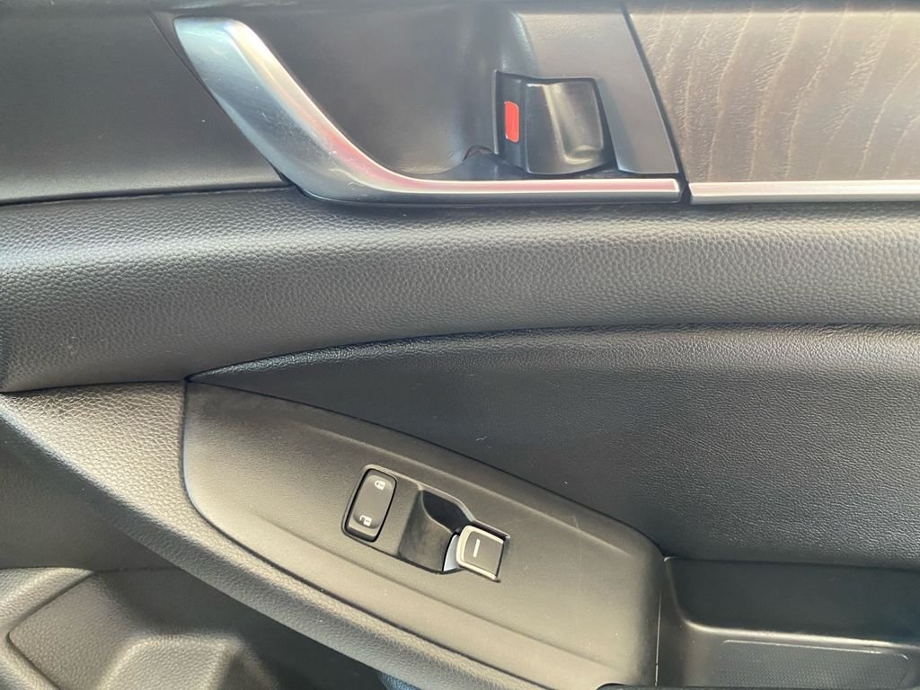 Used 2019  Honda EX-L image 15