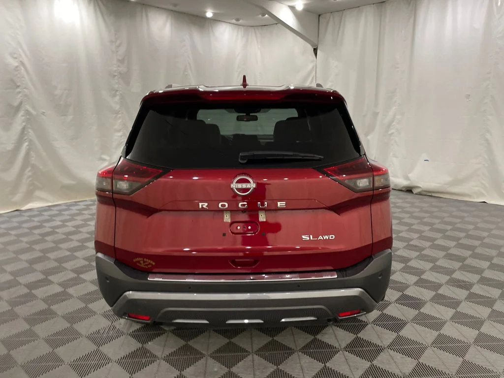Used 2022 Scarlet Ember Tintcoat Nissan SL image 6