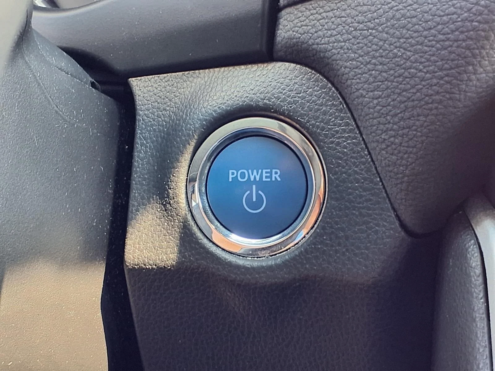 Used 2022 Lunar Rock Toyota XLE Premium image 8