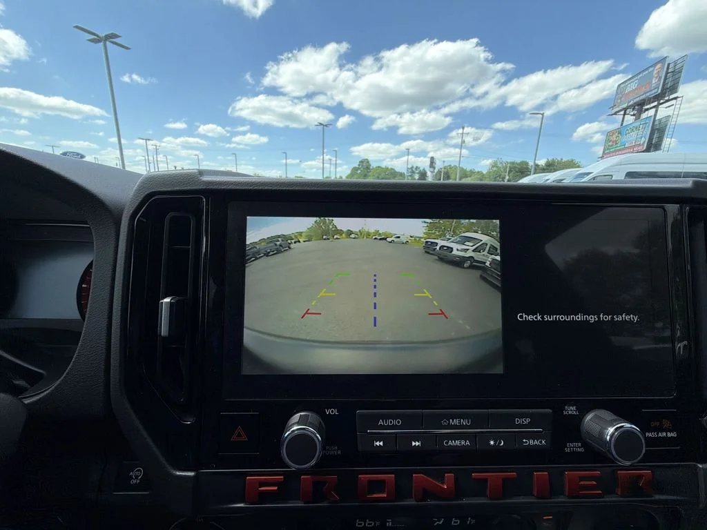 Used 2025 White Nissan PRO-4X image 25