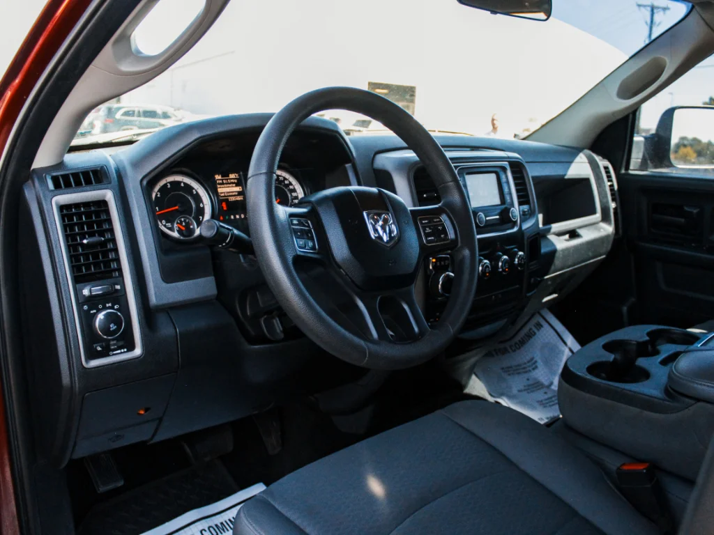 Used 2018 Brilliant Black Crystal Pearlcoat Ram Express image 8