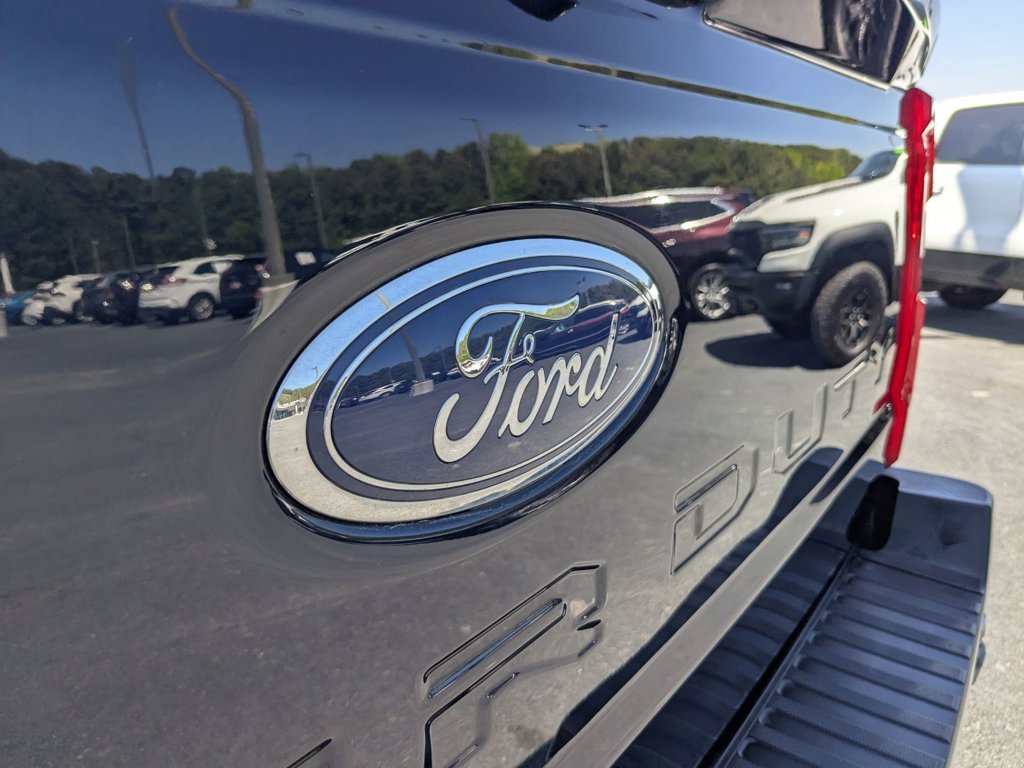 Used 2023  Ford LARIAT image 29
