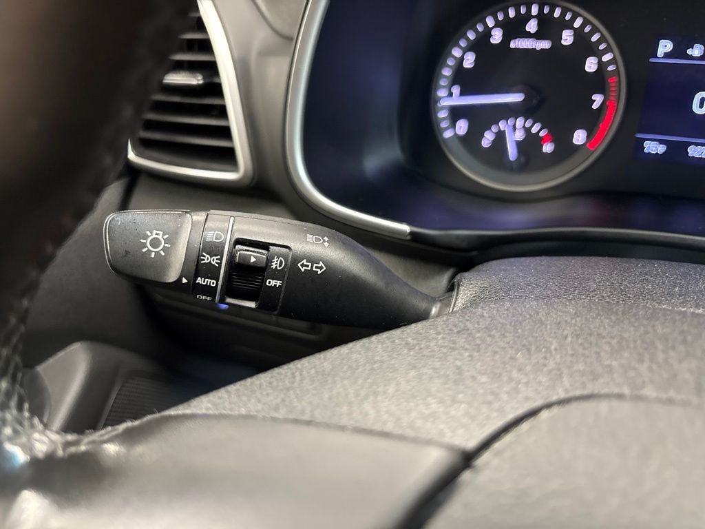 Used 2020 Silver Hyundai Limited image 27