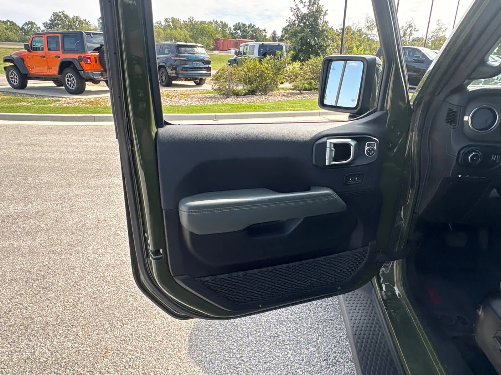 Used 2024 Sarge Green Clearcoat Jeep High Altitude image 19