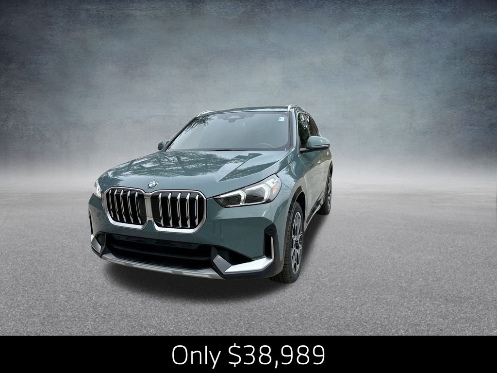 Used 2025 Green BMW xDrive28i image 4