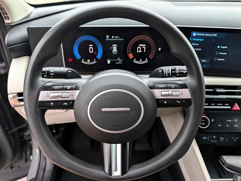 Used 2025 Hampton Gray Hyundai SEL image 18