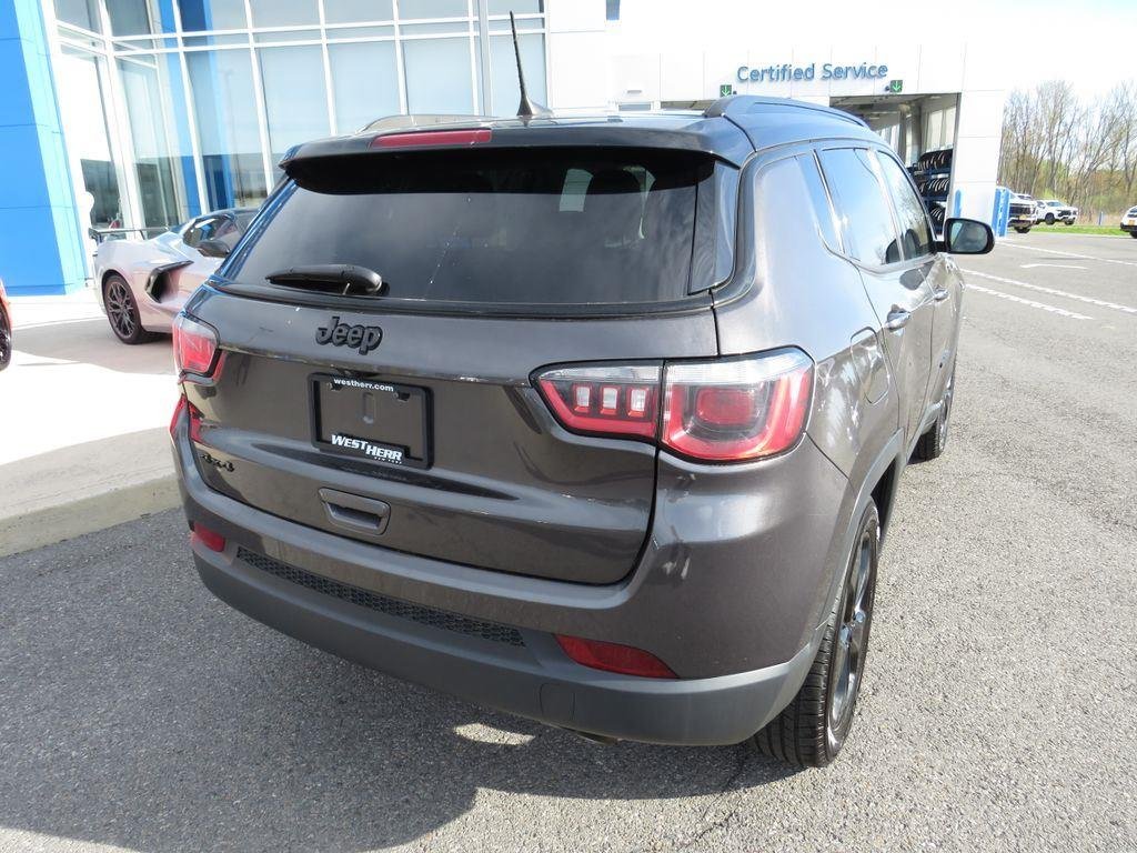 Used 2019 Granite Crystal Metallic Clear Jeep Altitude image 8