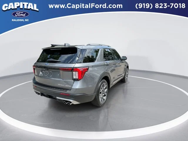 Used 2025 Gray Ford Platinum image 8