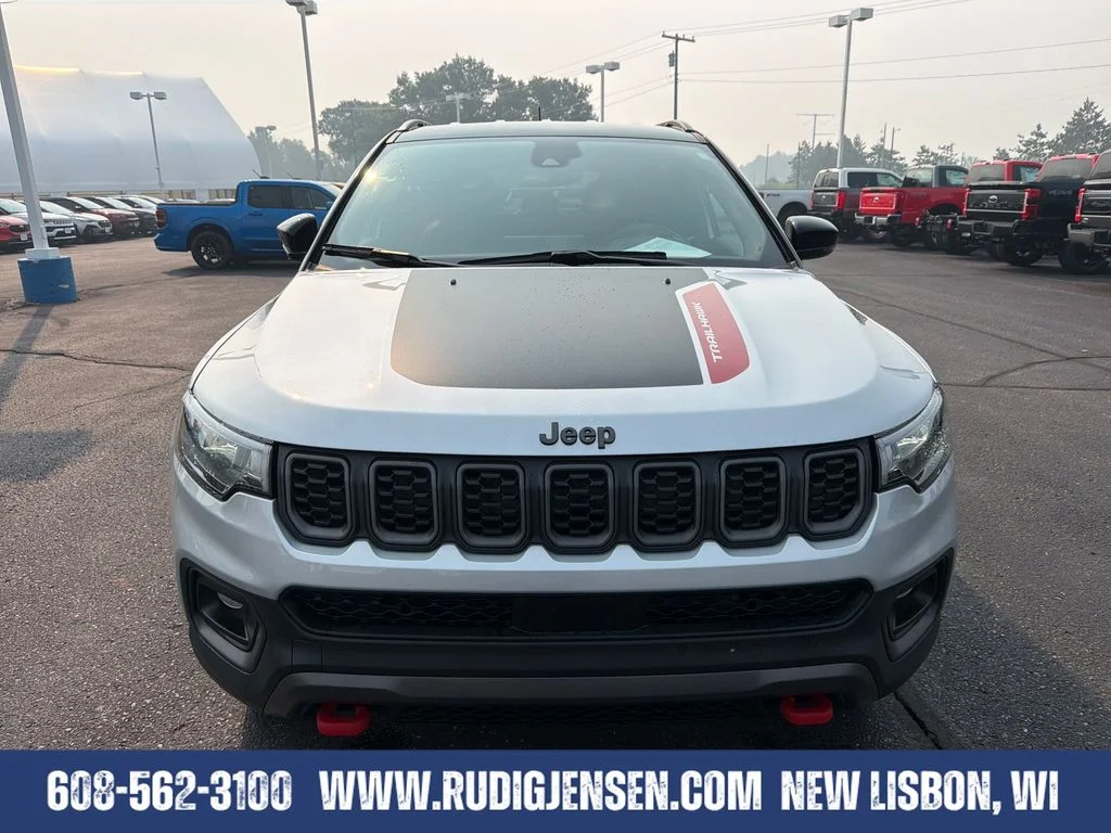 Used 2025 Silver Jeep Trailhawk image 8