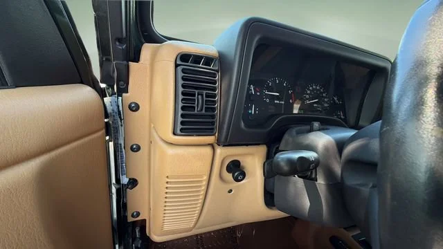 Used 1998 Green Jeep Sahara image 21