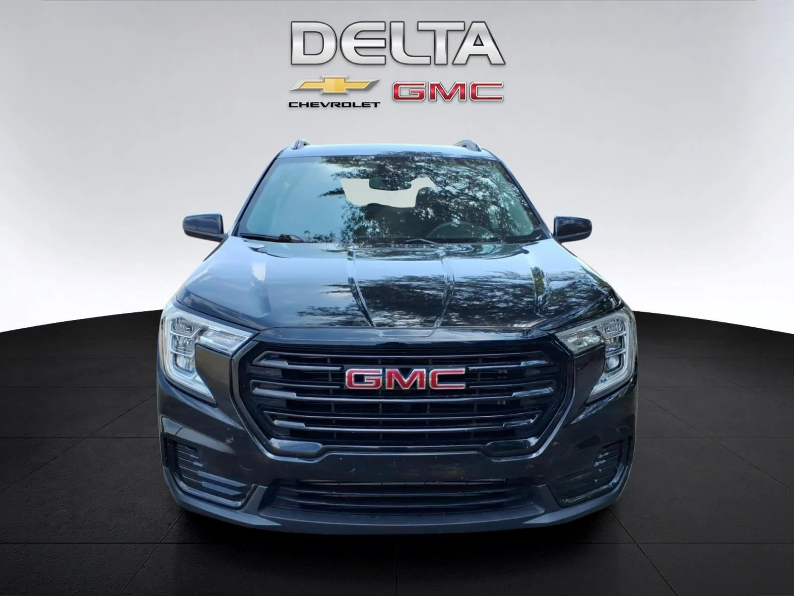 Used 2023 EBONY TWILIGHT METALLIC GMC SLE image 8
