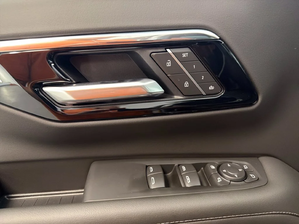 New 2027 Sterling Gray Metallic Chevrolet LT image 14
