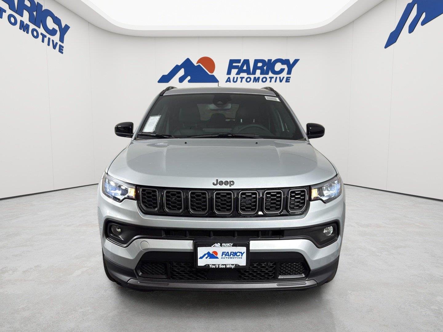New 2026 Silver Zynith Metallic Clearcoat Jeep Latitude Altitude image 4