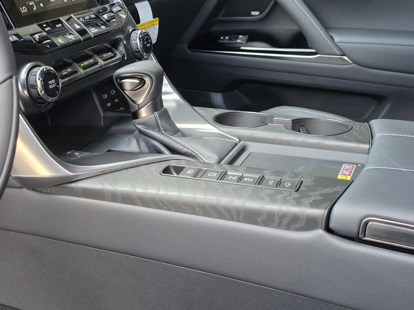 2026 Lexus LX 600 Luxury - Photo 29
