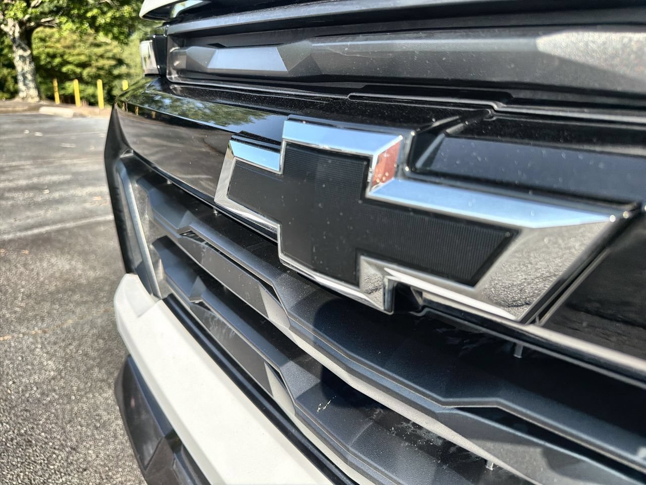 Used 2024 Summit White Chevrolet Z71 image 26