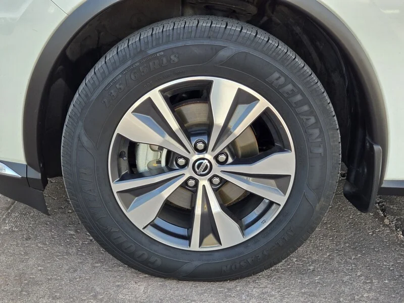 Used 2020 Pearl White Tricoat Nissan S image 6