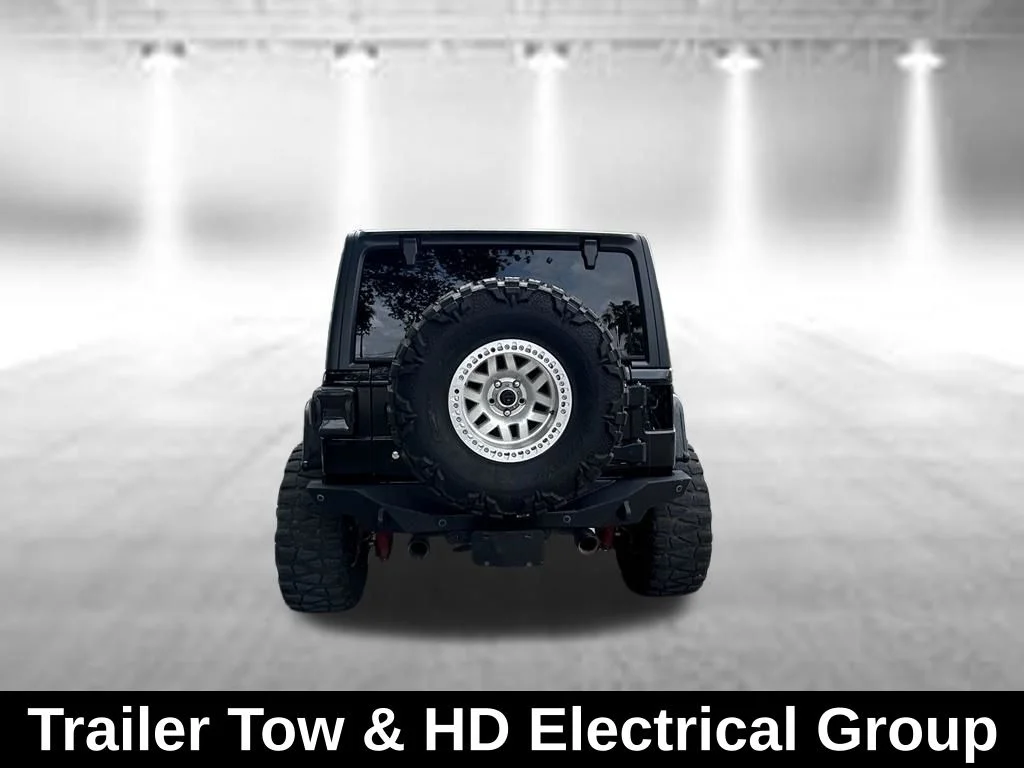 Used 2018 Black Jeep Unlimited Sahara image 5