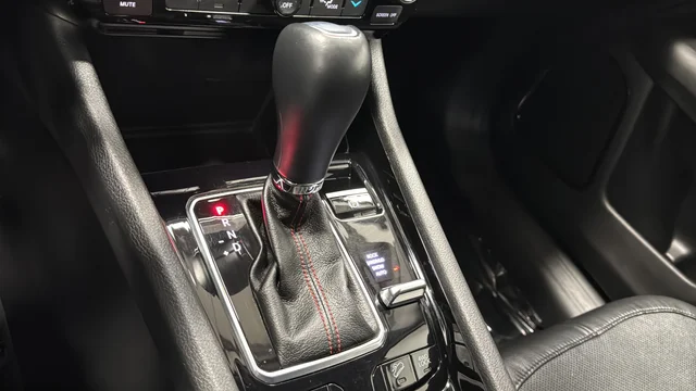 Used 2022 Bright White Clearcoat Jeep Trailhawk image 18