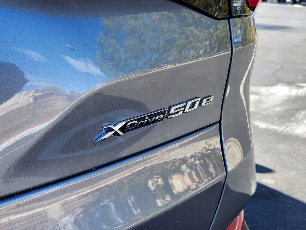 New 2026 Skyscraper Grey Metallic BMW xDrive50e image 21
