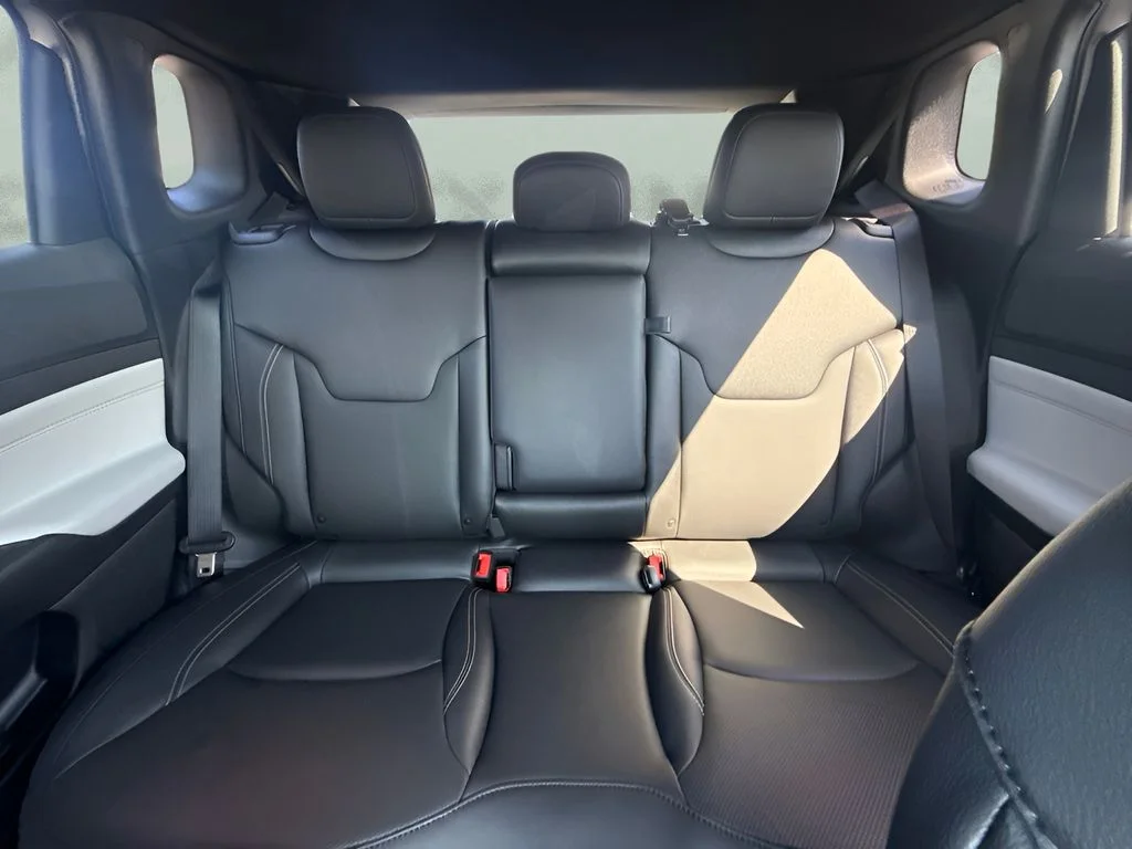 Used 2025 Silver Jeep Limited image 10