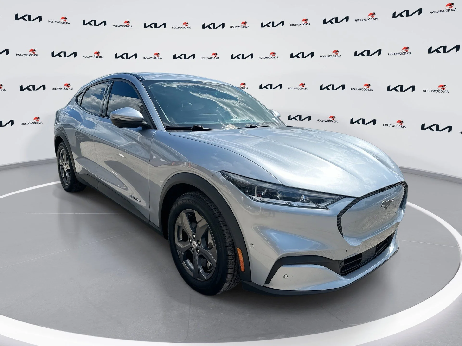 2022 Ford Mustang-Mach-e Select's photo
