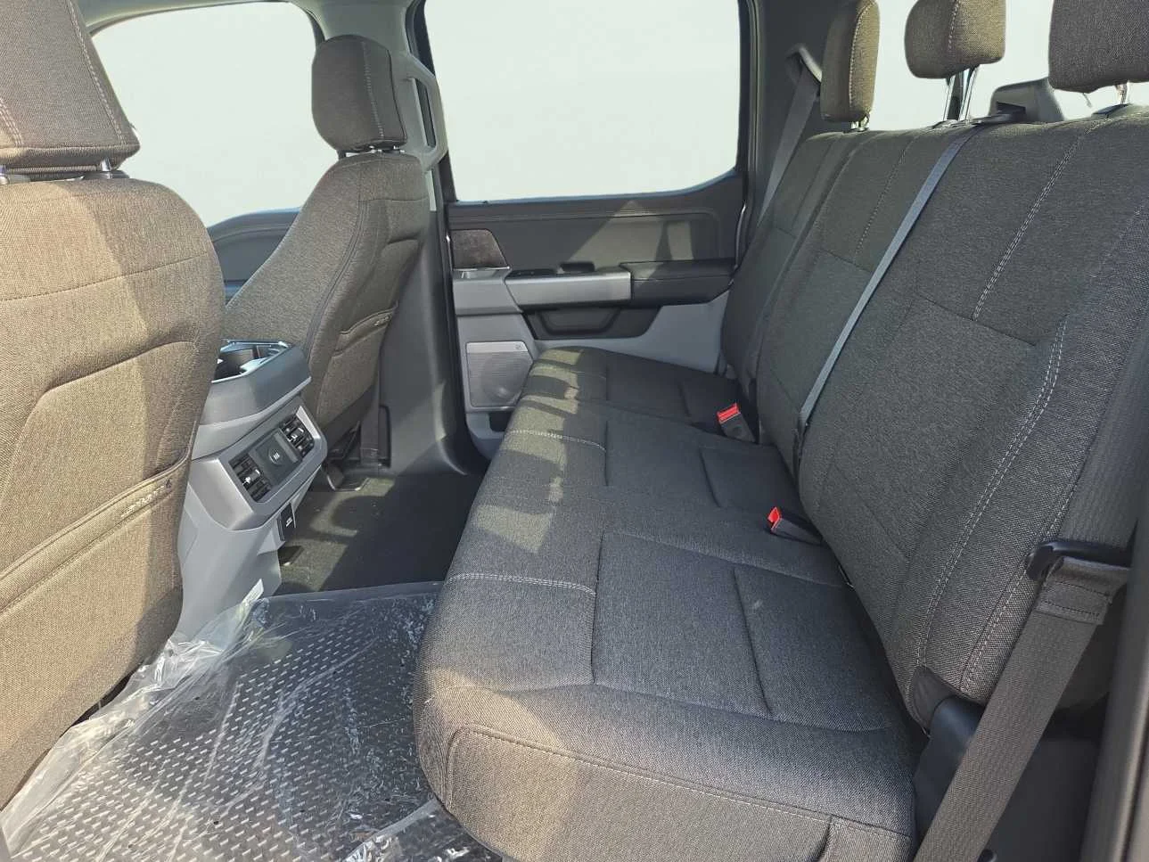 New 2027 Carbonized Gray Metallic Ford F-250® XLT image 23