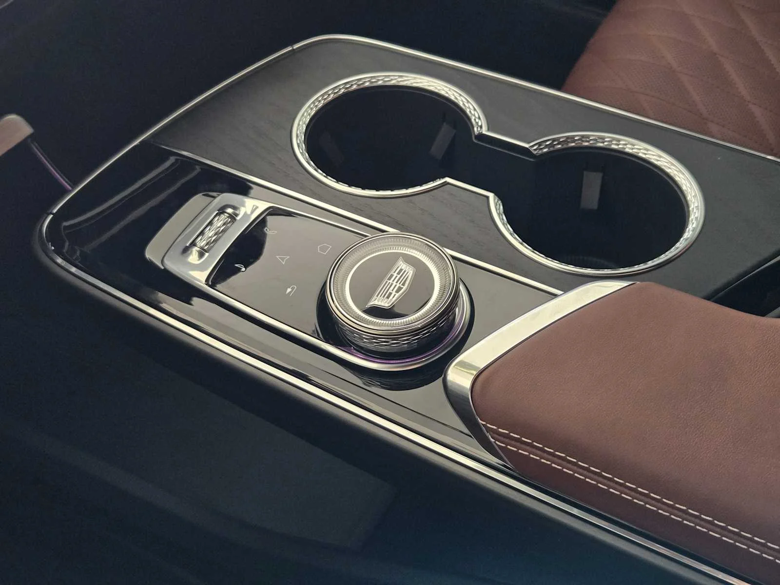 2027 Cadillac LYRIQ Signature Sport - Photo 14