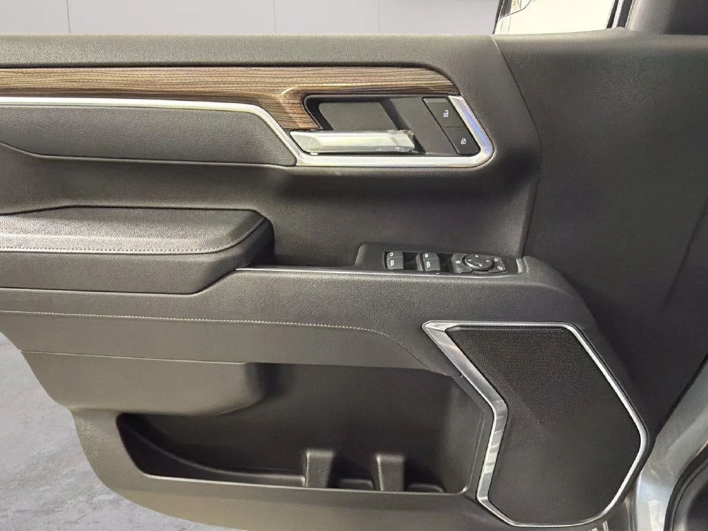Used 2025 Sterling Gray Metallic Chevrolet RST image 26