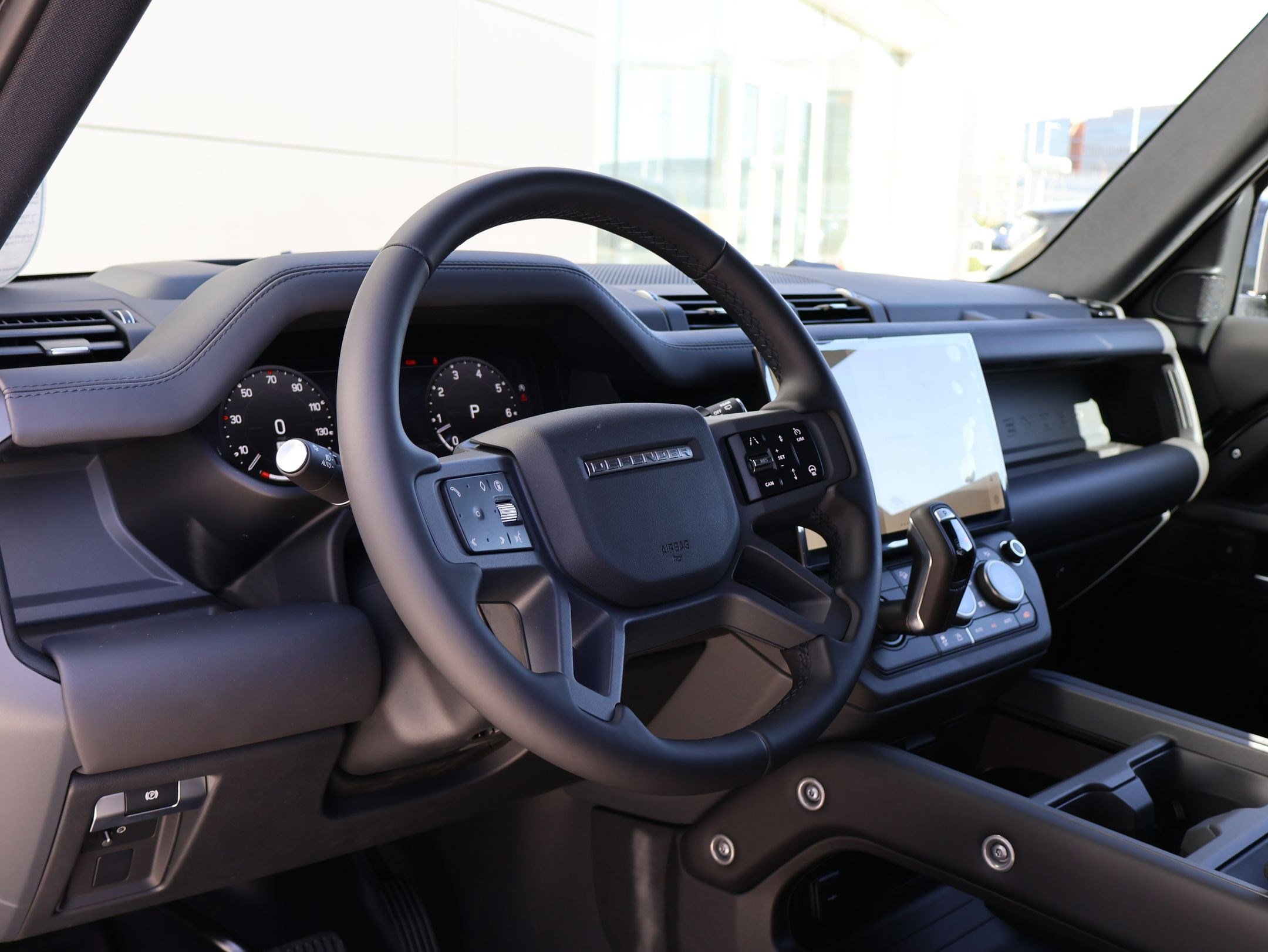 New 2026 Santorini Black LAND ROVER P400 X-Dynamic SE image 10