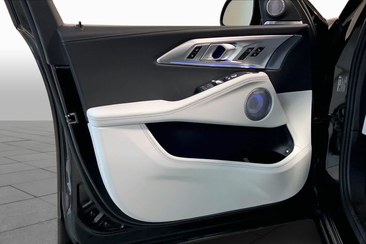 New 2026 Black Sapphire Metallic BMW Label image 10