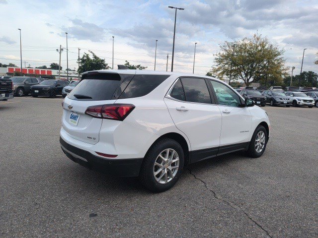 Used 2022 Summit White Chevrolet LT image 5