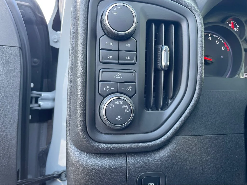 Used 2025 Slate Gray Metallic Chevrolet Custom Trail Boss image 15