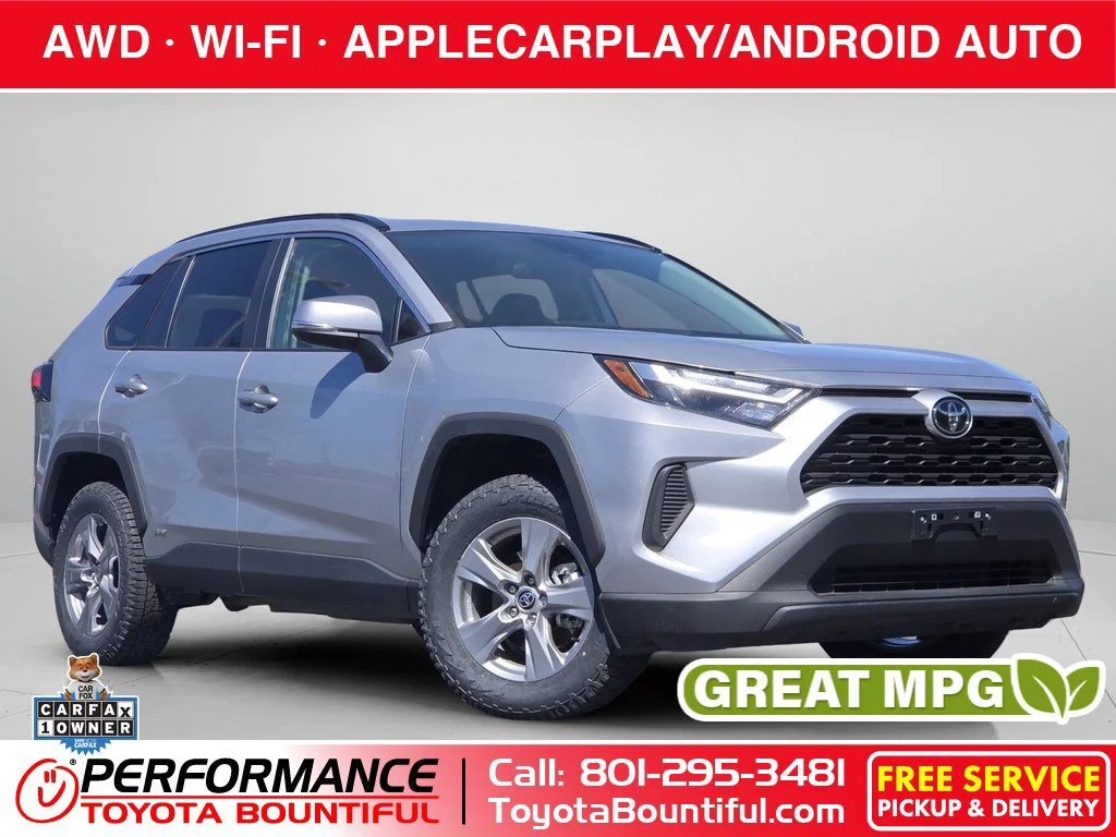 Used 2025 Silver Sky Metallic Toyota XLE image 1