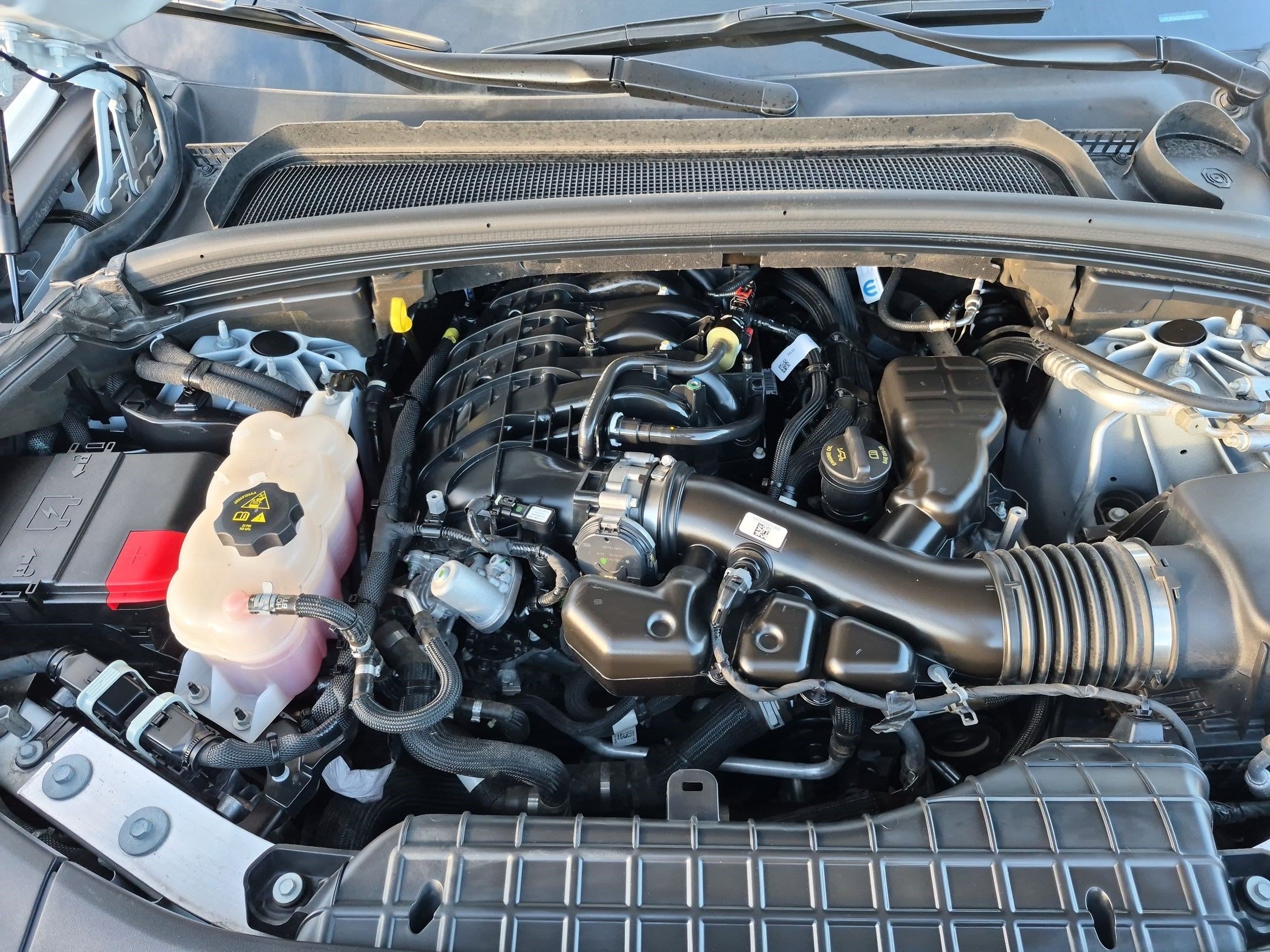 Used 2025 Bright White Clearcoat Jeep Altitude image 32