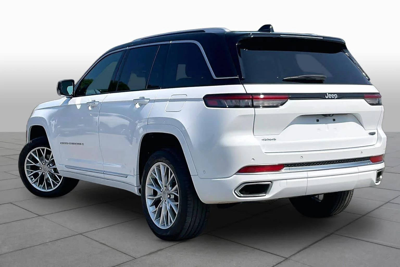 Used 2022 Bright White Clearcoat Jeep Summit image 11