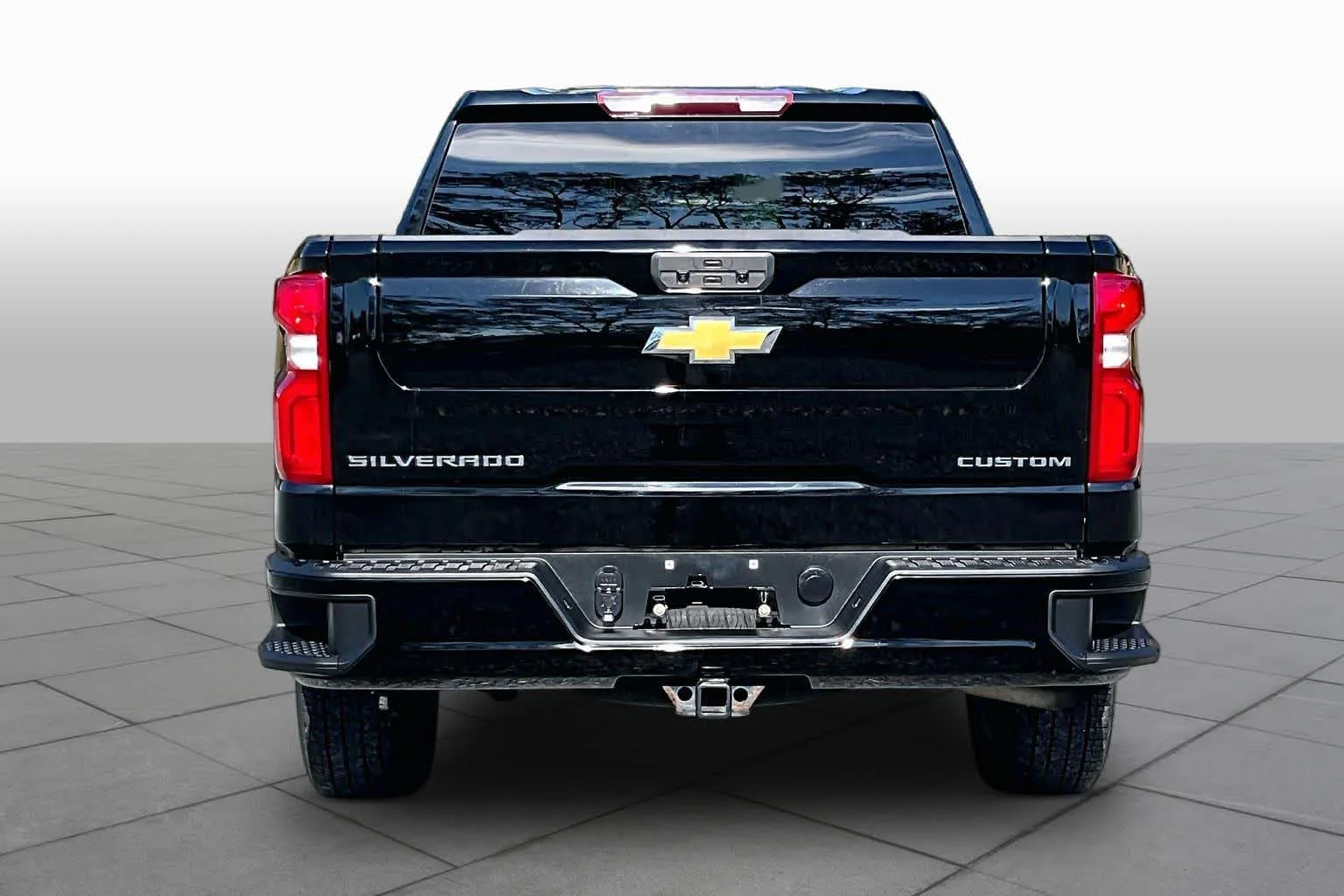 Used 2022 Black Chevrolet Custom image 5