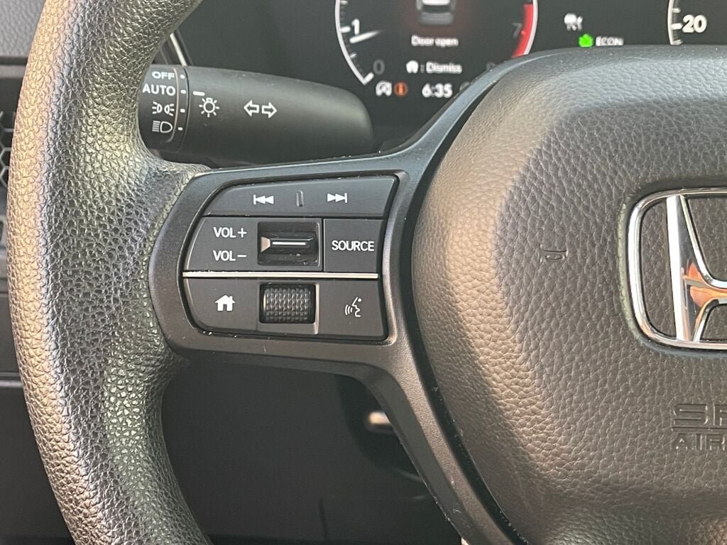 Used 2025 Urban Gray Pearl Honda LX image 17