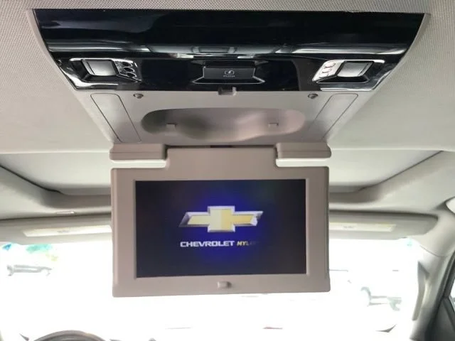 Used 2019 SILVER ICE METALLIC Chevrolet LT image 20