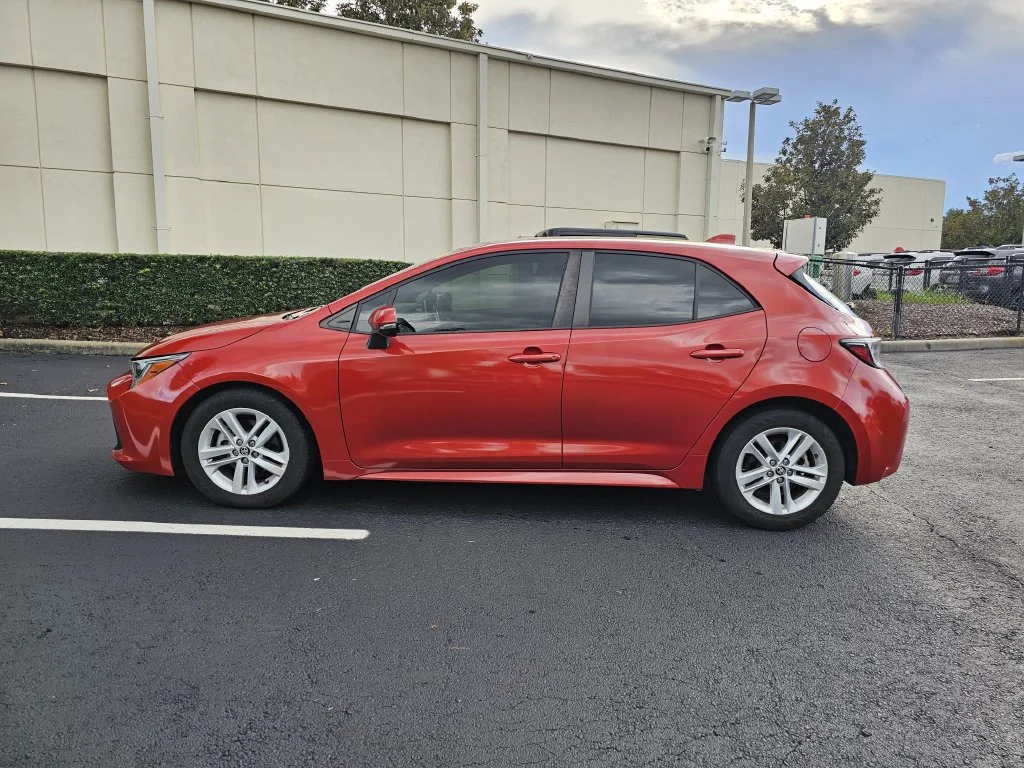 Used 2019 Red Toyota SE image 5