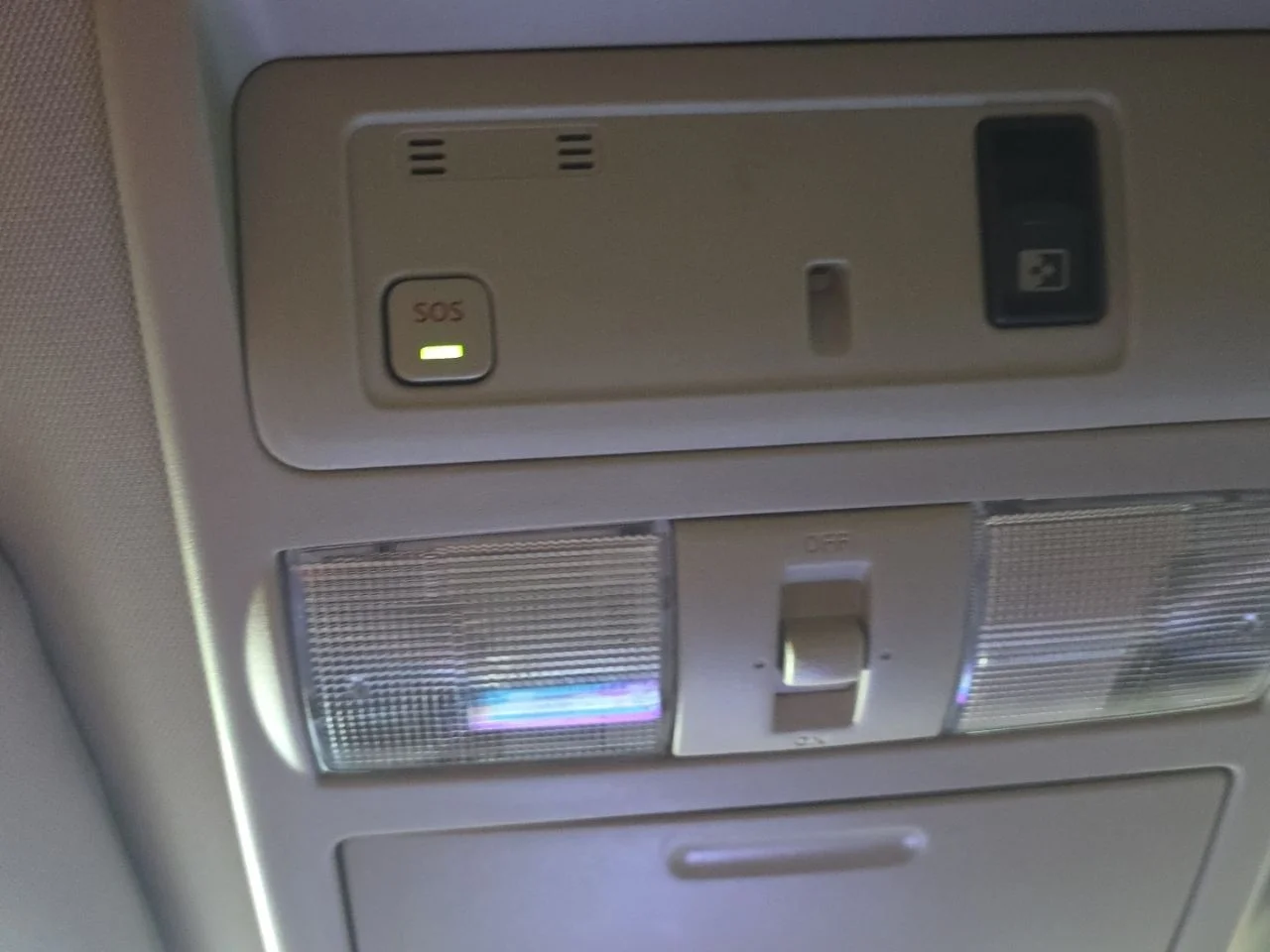 Used 2019 White Nissan Platinum Reserve image 39