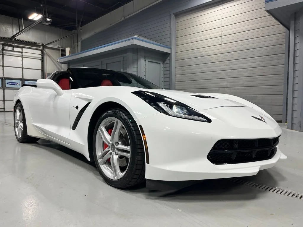 Used 2016 Arctic White Chevrolet Stingray image 9