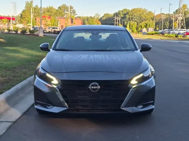 Used 2025 Gray Nissan 2.5 SV image 8